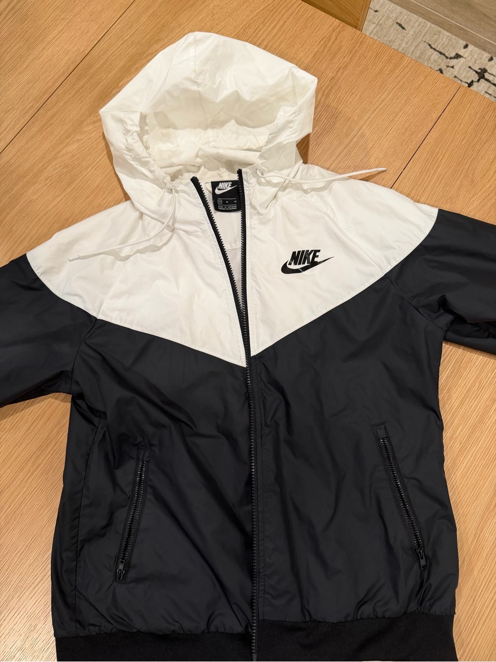 Nike Black & White Windrunner Jacket 🖤🤍